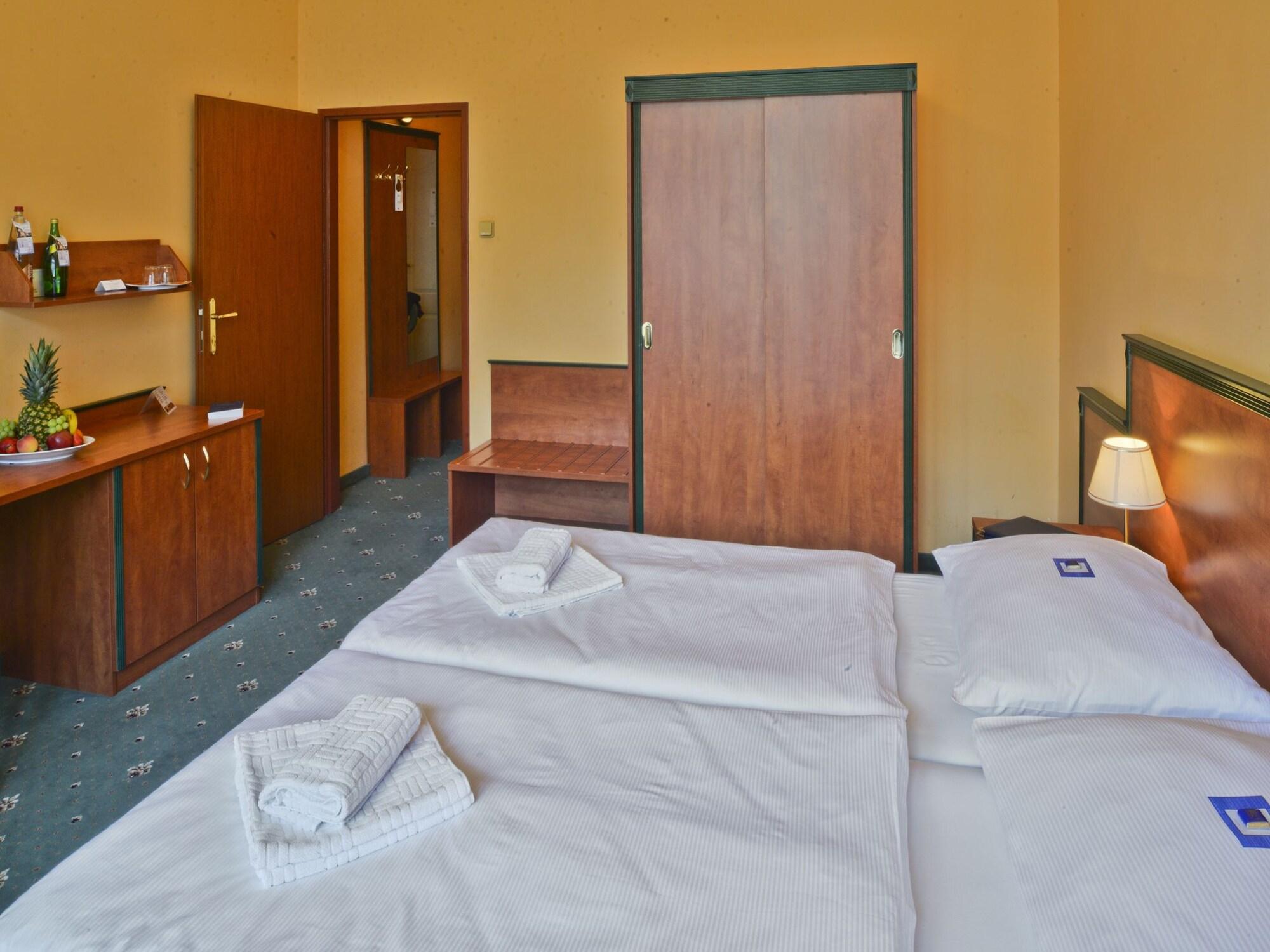 Ea Hotel Jessenius カルロヴィ・ヴァリ エクステリア 写真